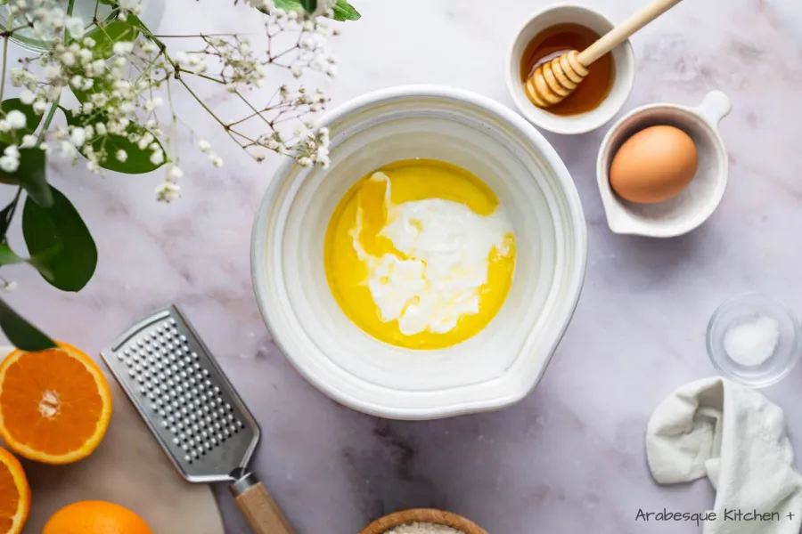 Mix buttermilk, Azahar essence, orange juice, orange zest and egg in a bowl.
